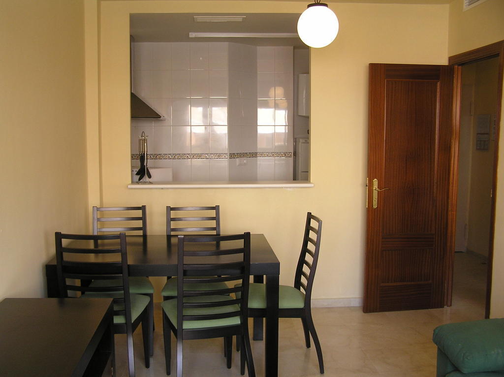 Apartamentos Turisticos Los Girasoles Espartinas Bilik gambar